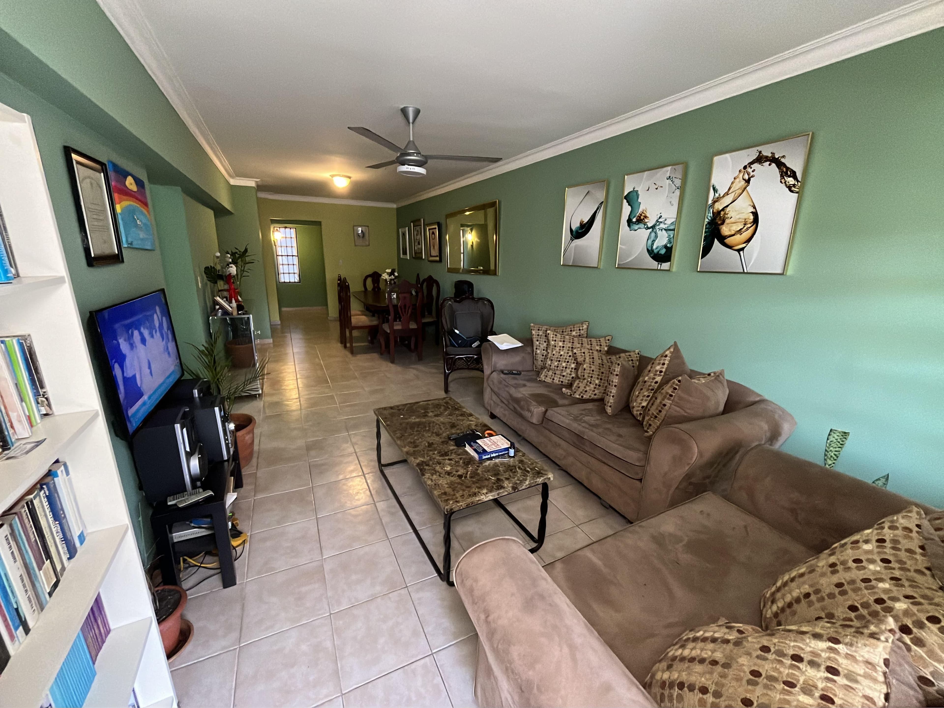 GAZCUE: Apartamento de 2 Hab, 2 Baños, 2 Parqueos, Balcón, Piso 2 con Ascensor, en Venta por RD$11,500,000