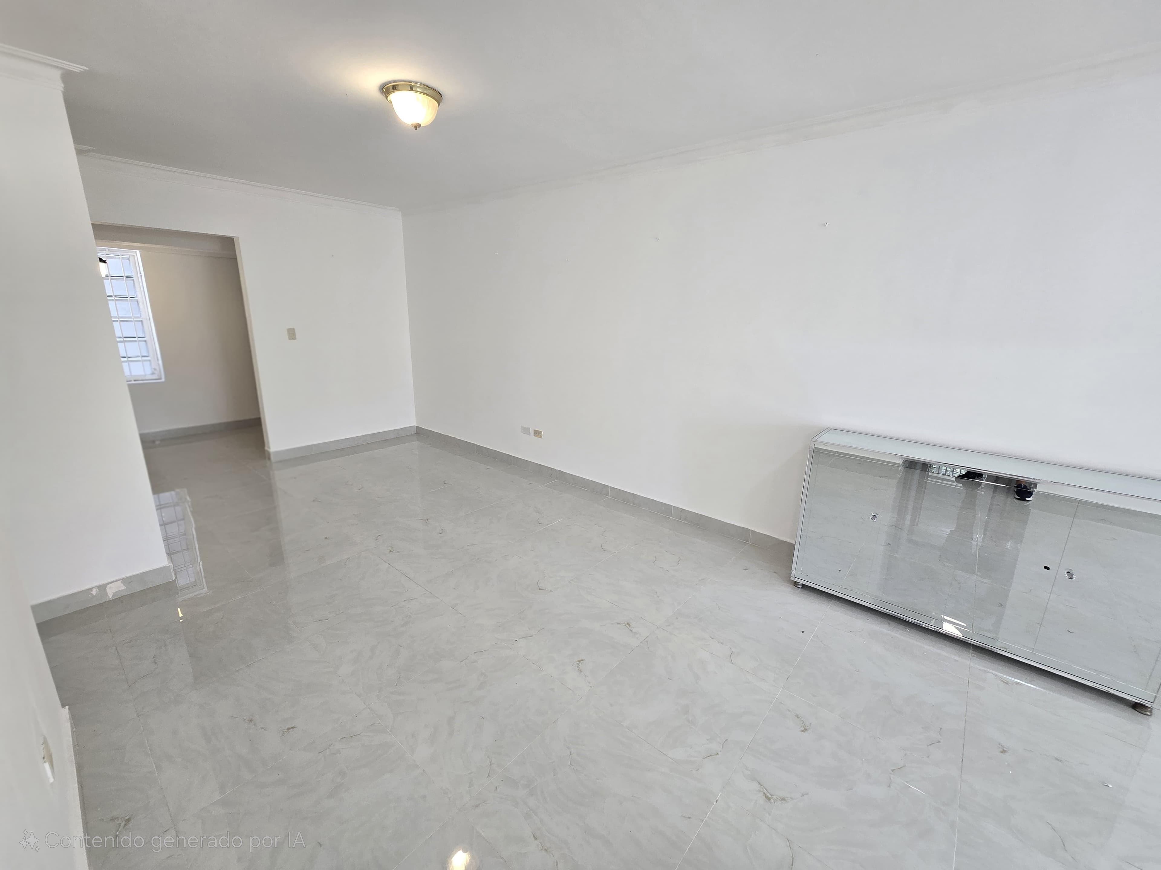 GAZCUE: Apartamento de 2 Hab, 2 Baños, 2 Parqueos, Balcón, Piso 2 con Ascensor, en Venta por RD$11,500,000
